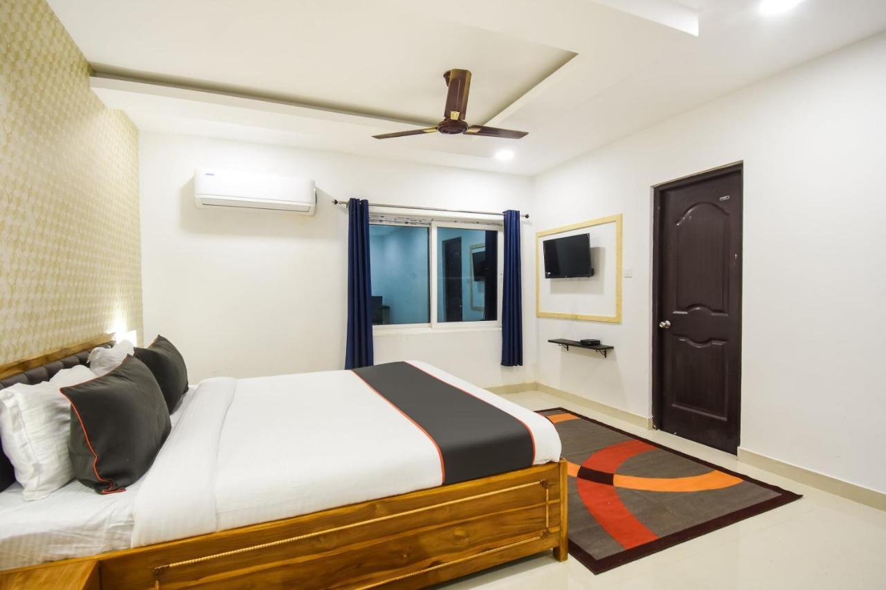 Collection O Red Velvet Premium Hotel Balianta Екстериор снимка