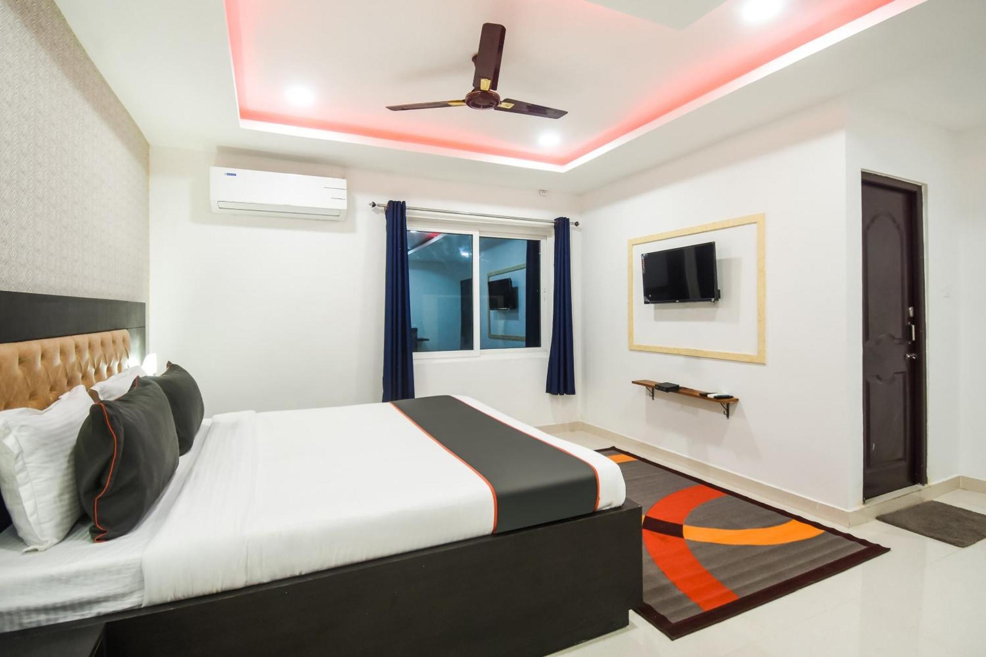 Collection O Red Velvet Premium Hotel Balianta Екстериор снимка