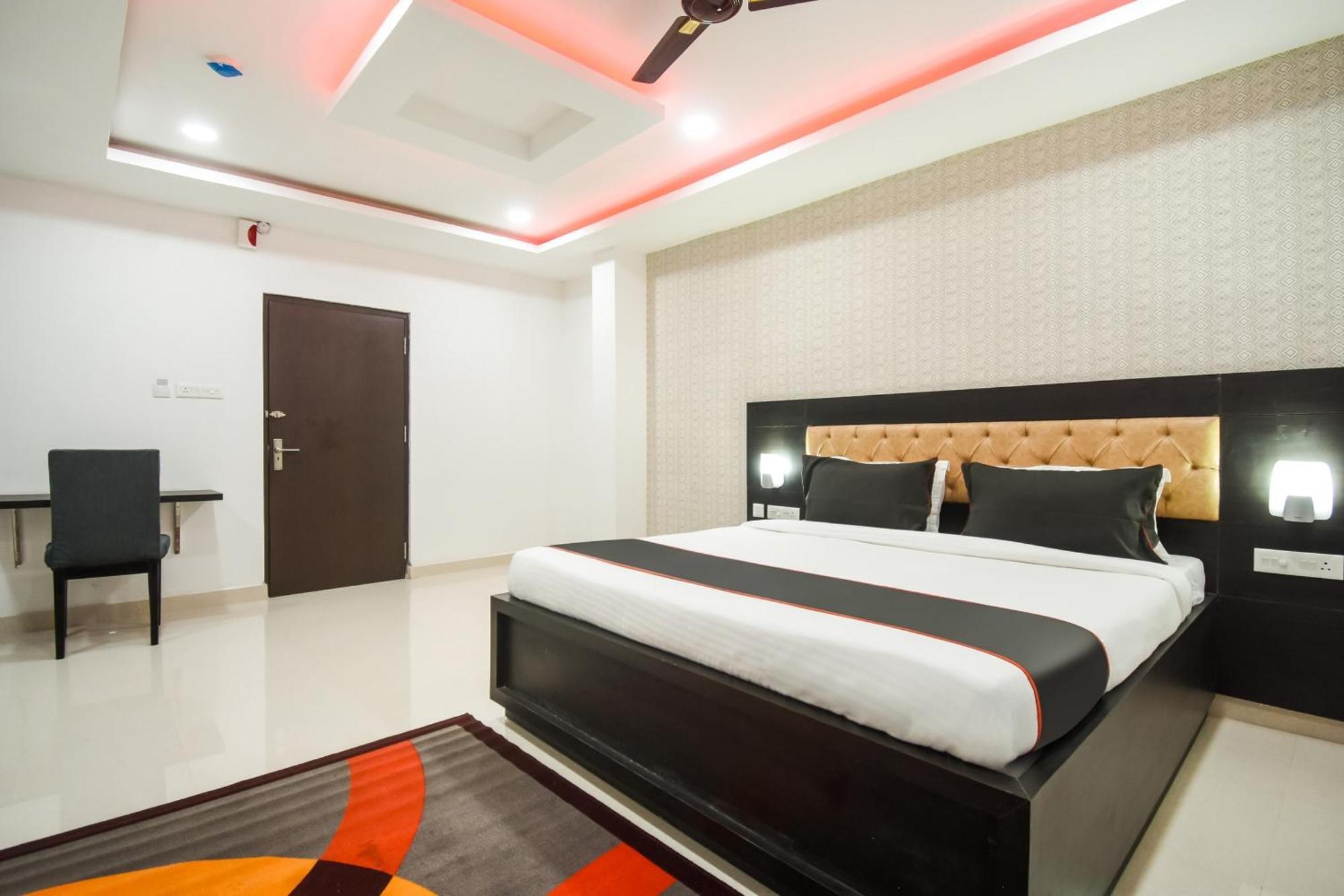 Collection O Red Velvet Premium Hotel Balianta Екстериор снимка